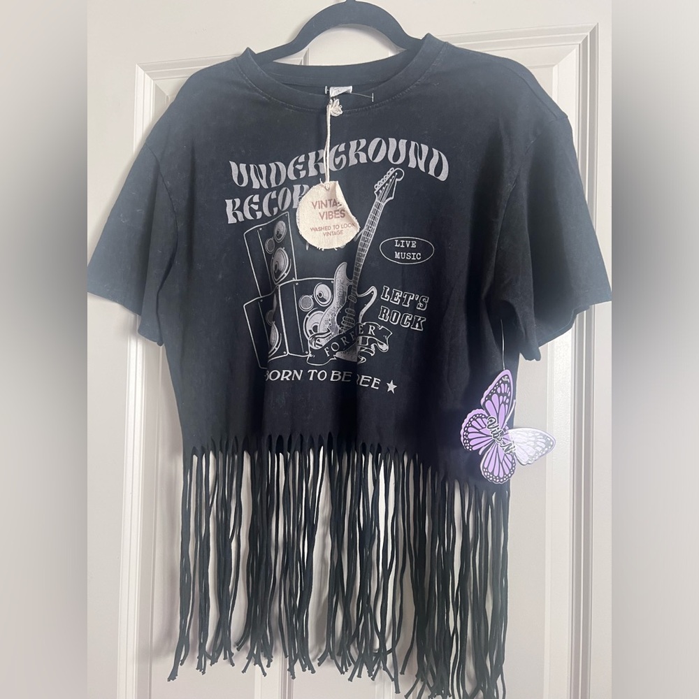 NWT FESTIVAL TSHIRT VINTAGE VIBE